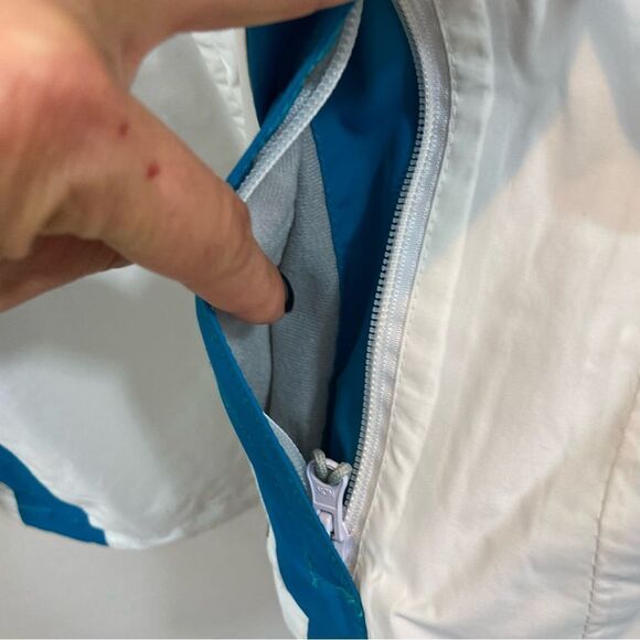 Ladies Trespass Technical Performance Ski Jacket White and  Blue Size Large - Picture 11 of 16